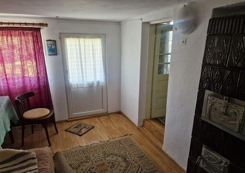 Casa in mediu rural cu teren - 11