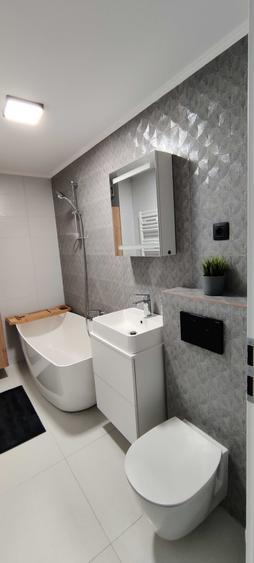 Apartament cu 3 camere decomandat în Exterior Vest