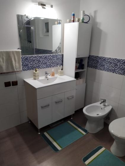Casă individuală cu 3 camere cu Canalizare în Est