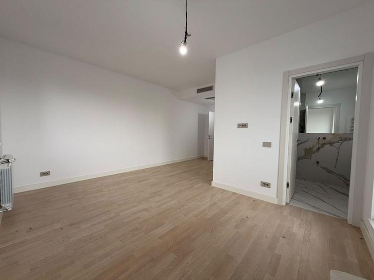 Apartament cu 4 camere decomandat în Iancu Nicolae