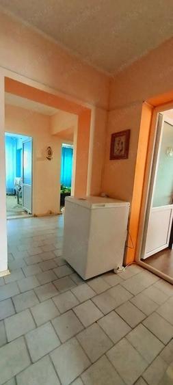 Apartament cu 3 camere decomandat, mobilat în Calarași 4