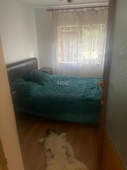Casă cu 4 camere în Ion Roată