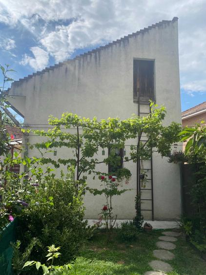 Casă cu 2 camere în Central
