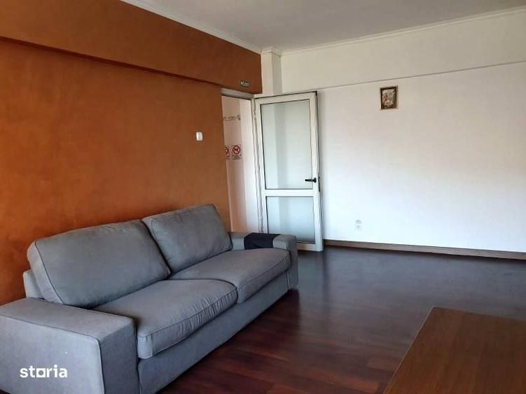 Apartament cu 2 camere decomandat în Republicii