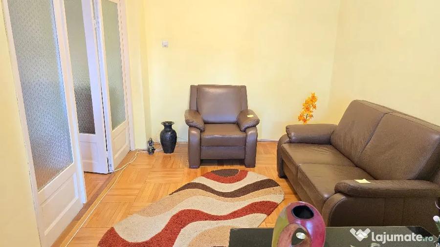 Apartament cu 4 camere decomandat în Decebal
