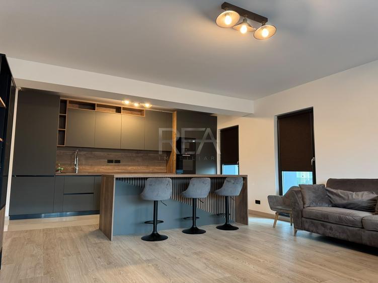 Apartament cu 3 camere decomandat, mobilat în Vitan