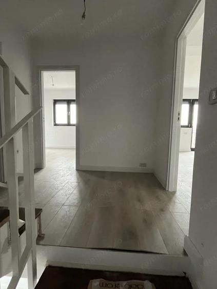 Vand duplex la cheie - suprafa?a utila este de 110 m2 , 3 dormitoare - 2
