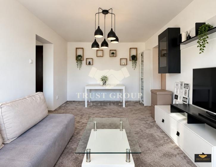 Apartament cu 2 camere semidecomandat, mobilat în Pajura
