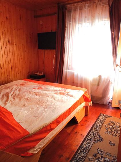Casă cu 6 camere cu Teren 1300 Mp în Secăriei