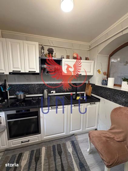 Apartament cu 3 camere decomandat, mobilat în Brestei