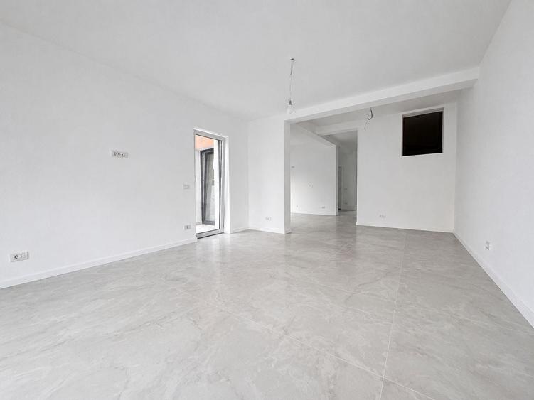 Duplex cu 4 camere cu Canalizare în Ghiroda