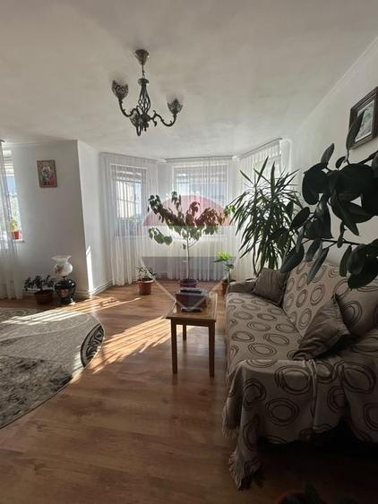 Duplex cu 4 camere cu Teren 500 Mp în Burdujeni