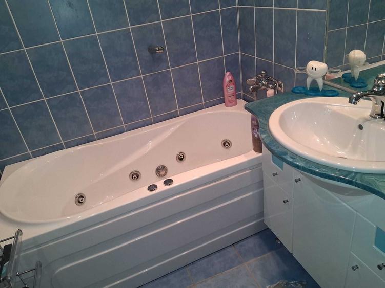 Apartament cu 3 camere decomandat în Tineretului