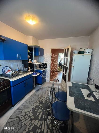 Apartament cu 4 camere decomandat, mobilat în Central