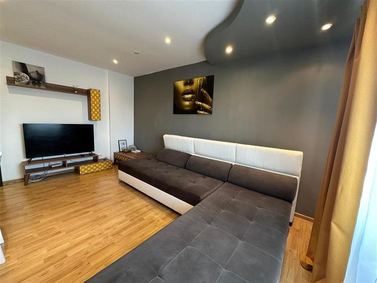 Inchiriere Apartament cu 3 camere Decomandat Nicolina 1 - 1