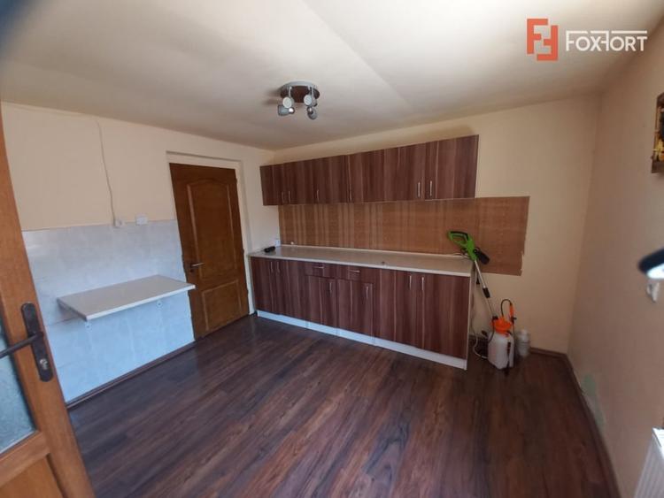 Casă individuală cu 4 camere cu Canalizare în Crișan