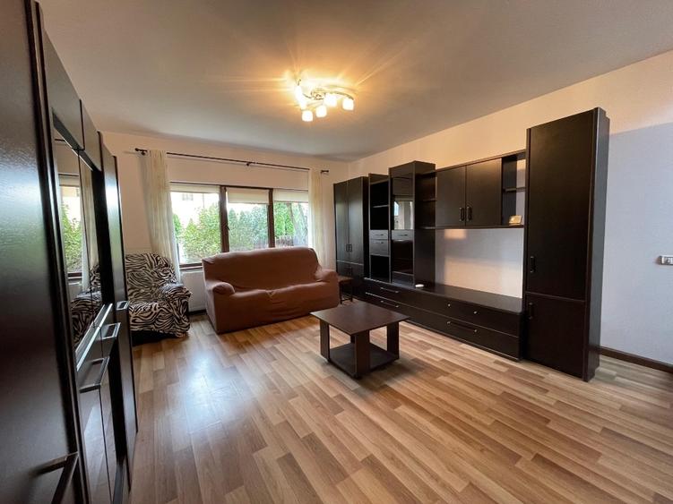 Duplex cu 3 camere cu Canalizare în Valea Adâncă