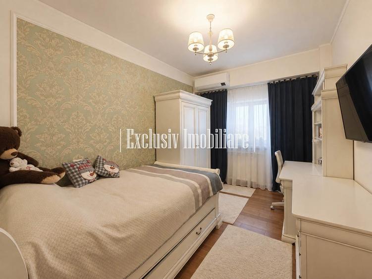 Apartament cu 3 camere decomandat în Casa de Cultură