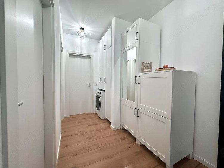 Apartament cu 2 camere decomandat în 1 Decembrie