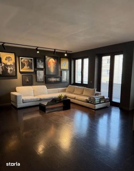 Apartament cu 4 camere decomandat în Central