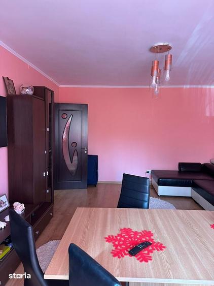 Apartament cu 3 camere decomandat în Faleza Nord