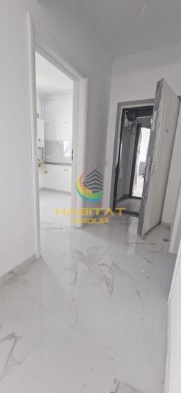 Apartament cu 3 camere semidecomandat în Berceni