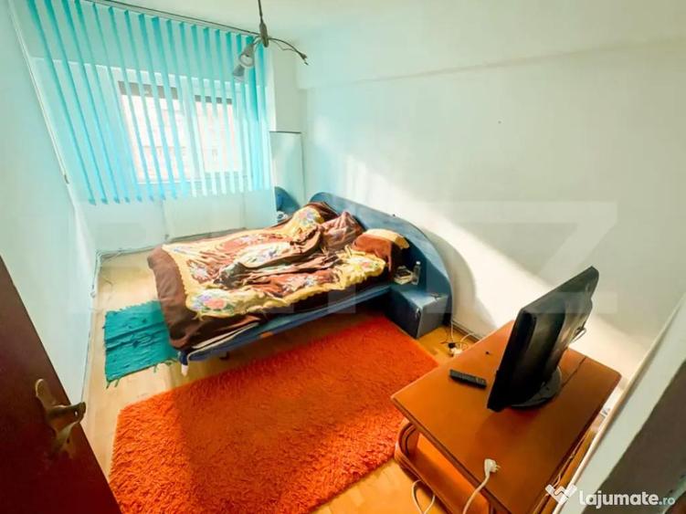 Apartament cu 4 camere, decomandat, zona Decebal - 8