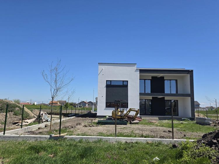 Mosnita 73 mp +300 MP gradina proprietar - 2