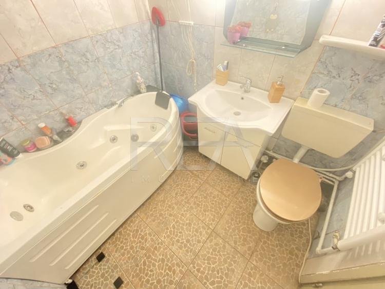 3 camere Margeanului Loc de parcare - 8