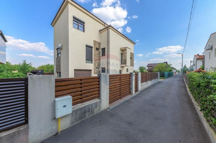 CASĂ / VILĂ PREMIUM DE VÂNZARE ÎN OTOPENI - 2