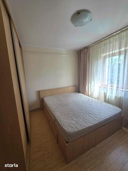 Apartament cu 3 camere decomandat în Exterior Vest