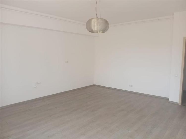 Apartament 3 camere 2 bai balcon zona Doamna Stanca - 3