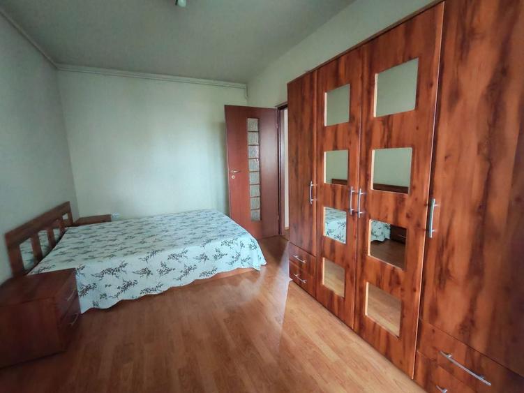 2 camere - zona hotel Diana - etaj 1/4 - mobilat si utilat - boxa si parcare - 3