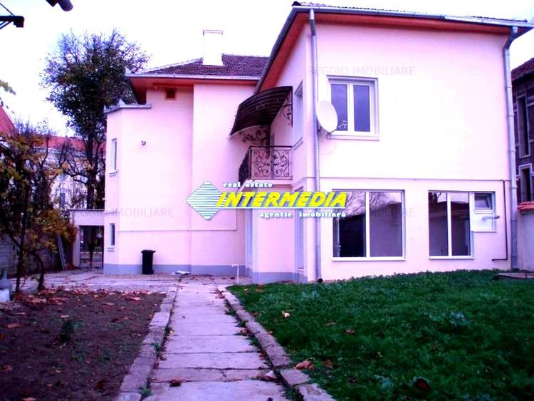 Casa cu 6 camere Alba Iulia Centru Ultracentral - 1