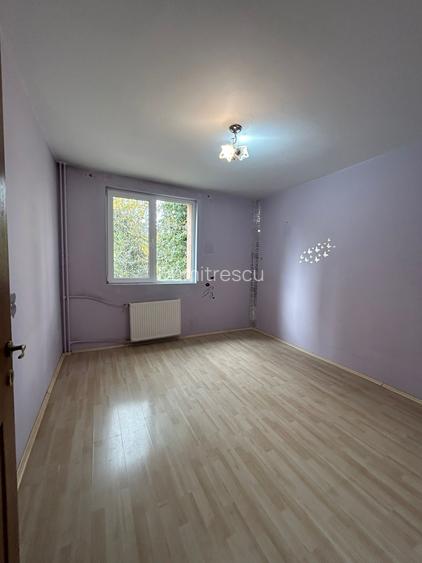 Titan 2 Camere Etaj 1 49 Mp Bloc Reabilitat 10 Min Metrou 10 Min Parc IOR