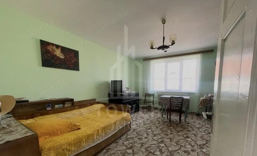Casă cu 3 camere cu Teren 1000 Mp în Calea Poplăcii