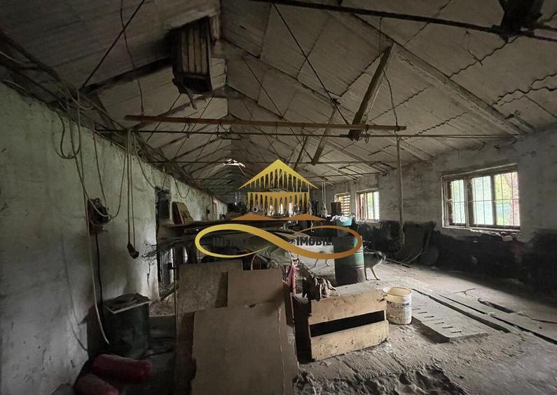 Cladire veche de vanzare in Saucesti Bacau - 3