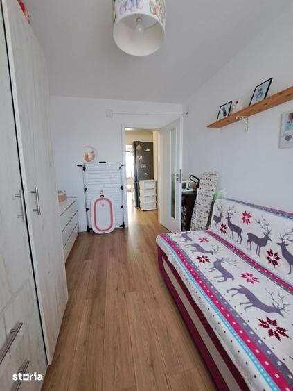 Apartament cu 3 camere decomandat în Recea