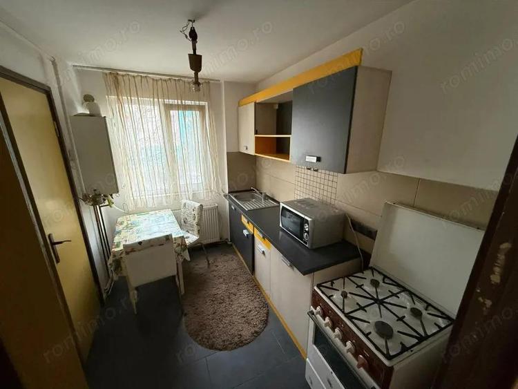 Apartament 2 camere, etaj 1, balcon, baie cu geam zona excelenta Sasar - 4