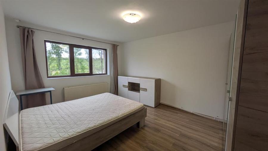 de inchiriat 4 camere, Valea adanca in spate la Capitol - 5