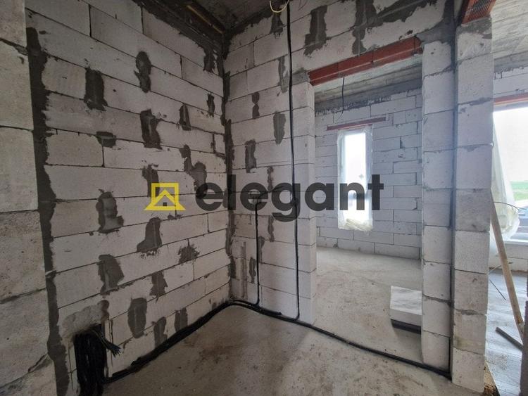 Casa, parter cu pod, 80 mp utili, teren 477 mp, zona Metro - 6