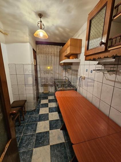 Apartament 3 camere Semidecomandat - Baza 3 - Etaj intermediar - 9