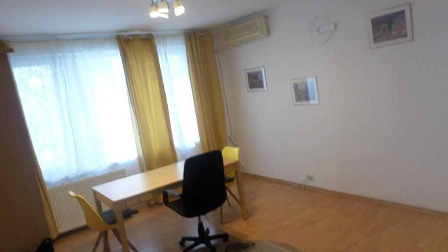 Ultracentral langa Hotel Radisson, Athenee Palas, cochet - 9