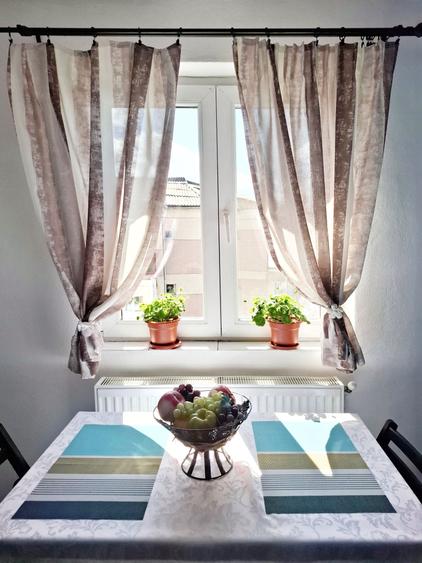 Apartament 3 camere  decomandat , zona  Cetate - 2