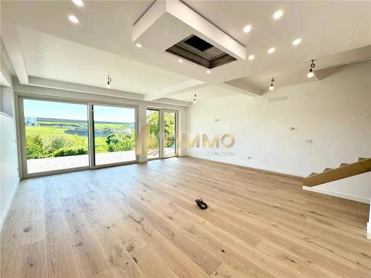 Vila 8 camere | 336 mp | 2 min centru Suceava | ID:1233 Vila 8 camere | 336 mp | 2 min centru Suceava | ID:1233