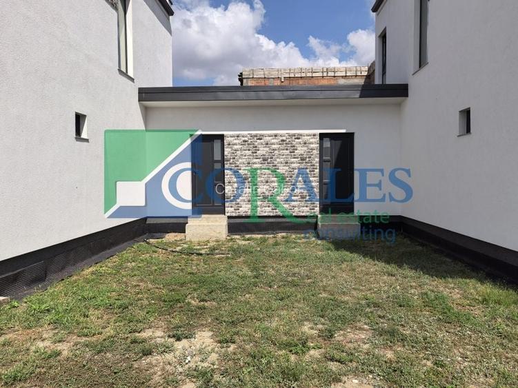 Despartit prin CT.  Strada Asfaltata!