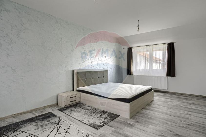 Casă de închiriat în cartierul Athena, zona 6 Vânători - 13