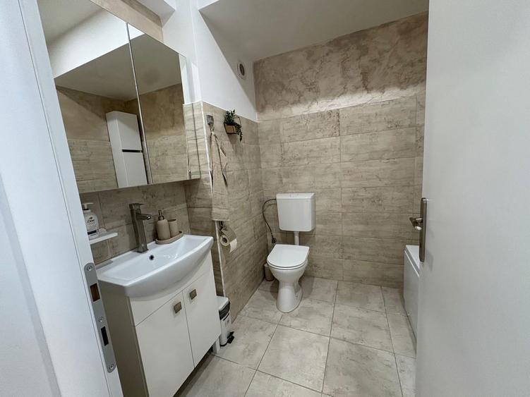 Inchiriez Apartament 1 mai parter 5 min de spital prima inchiriere . - 5