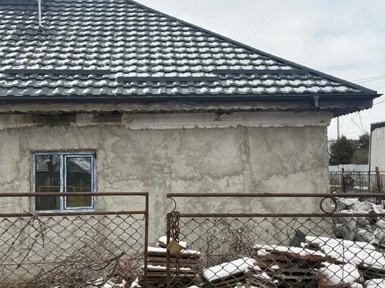 piatra neamt,vand 2 case in oglinda,gen duplex,de renovat ,se vand impreuna sau separat - 3