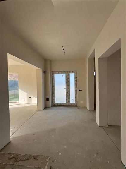 Casa Unifamiliala  Parter + Etaj , situata in Floresti! - 5